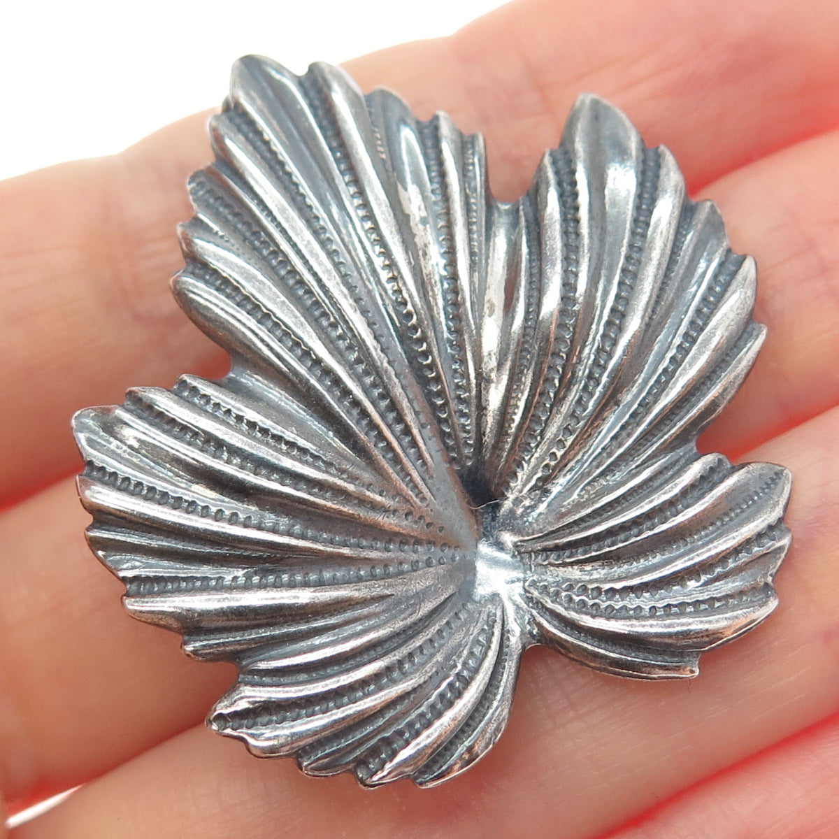 JEWELART 925 Sterling Silver Vintage Maple Leaf Oxidized Pin Brooch