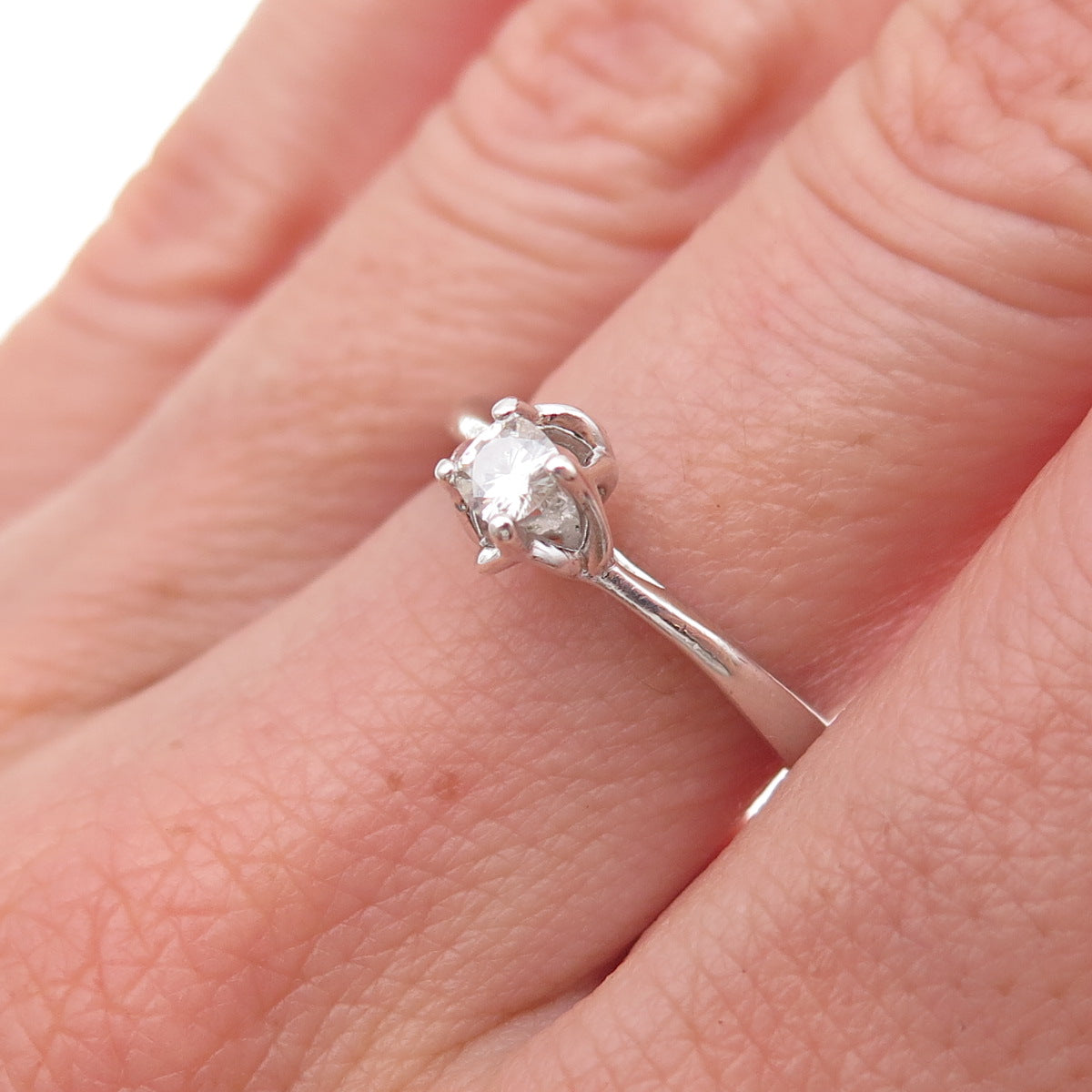 Key Star 925 Sterling Silver Round-Cut Moissanite Engagement Ring Size 6