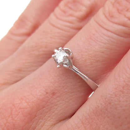 Key Star 925 Sterling Silver Round-Cut Moissanite Engagement Ring Size 6