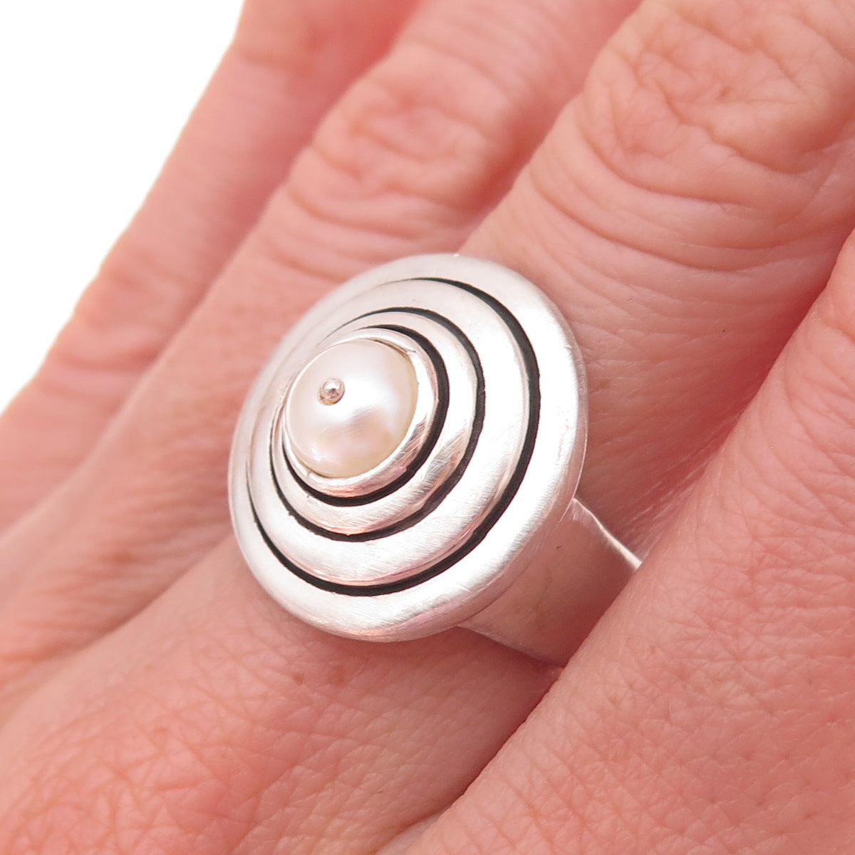 Lisa Jenks 925 Sterling Silver Vintage Real Pearl Modernist Ring Size 6.5