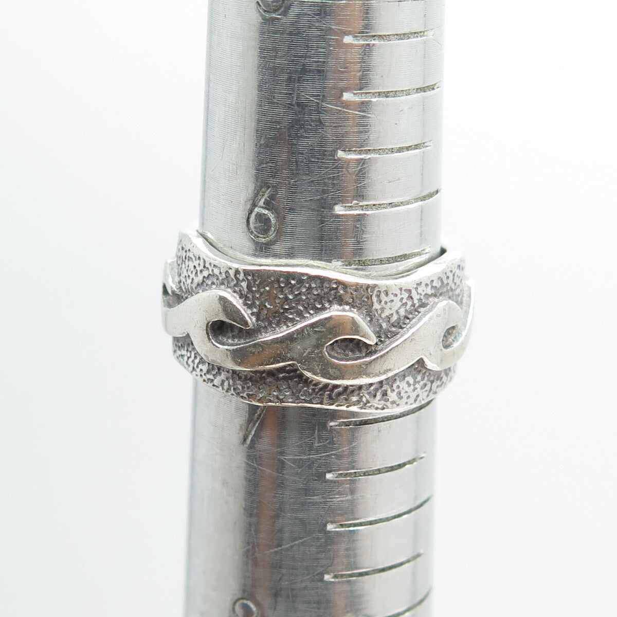 925 Sterling Silver Vintage Tribal Modernist Band Ring Size 7