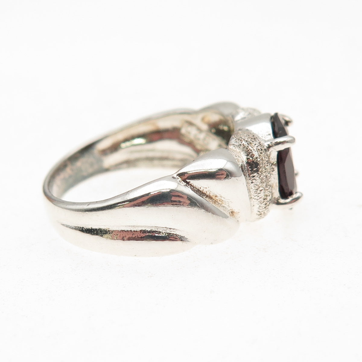 925 Sterling Silver Vintage Real Oval-Cut Red Garnet Modernist Ring Size 9