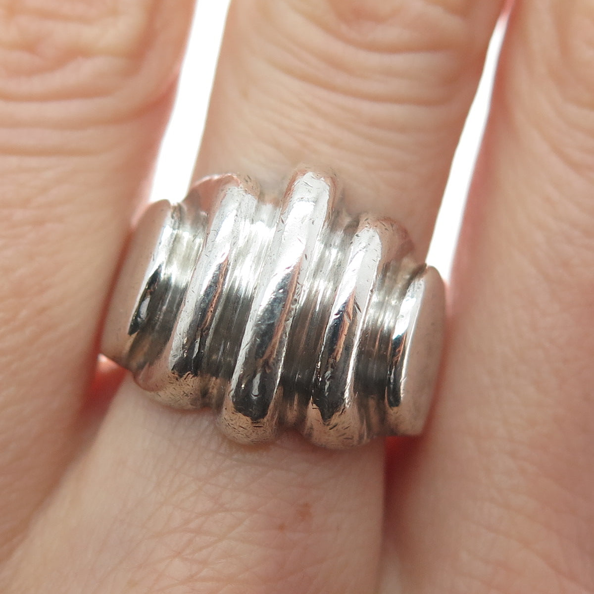 925 Sterling Silver Vintage Modernist Ribbed Dome Oxidized Ring Size 8