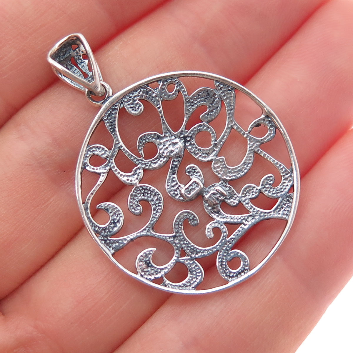 925 Sterling Silver Vintage Ornate Round Pendant