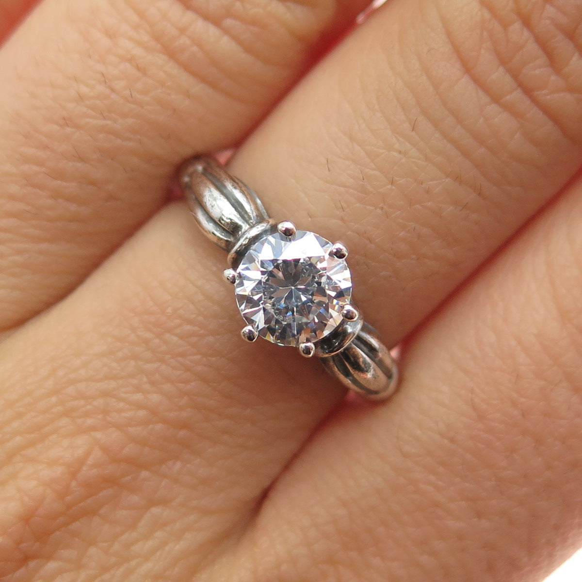 925 Sterling Silver Vintage Round-Cut C Z Engagement Oxidized Ring Size 7.25