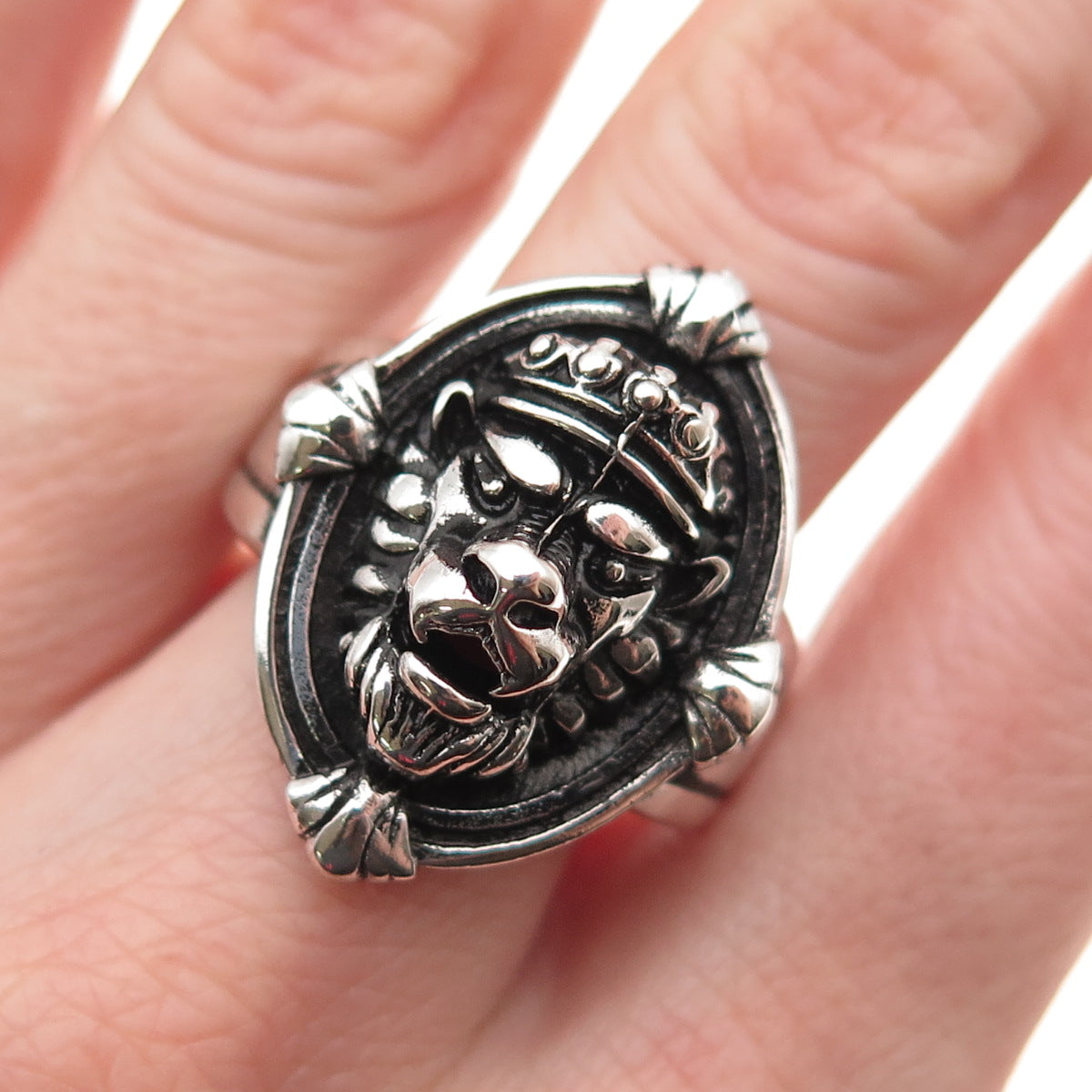 925 Sterling Silver Vintage Crown Lion Oxidized Ring Size 10.75