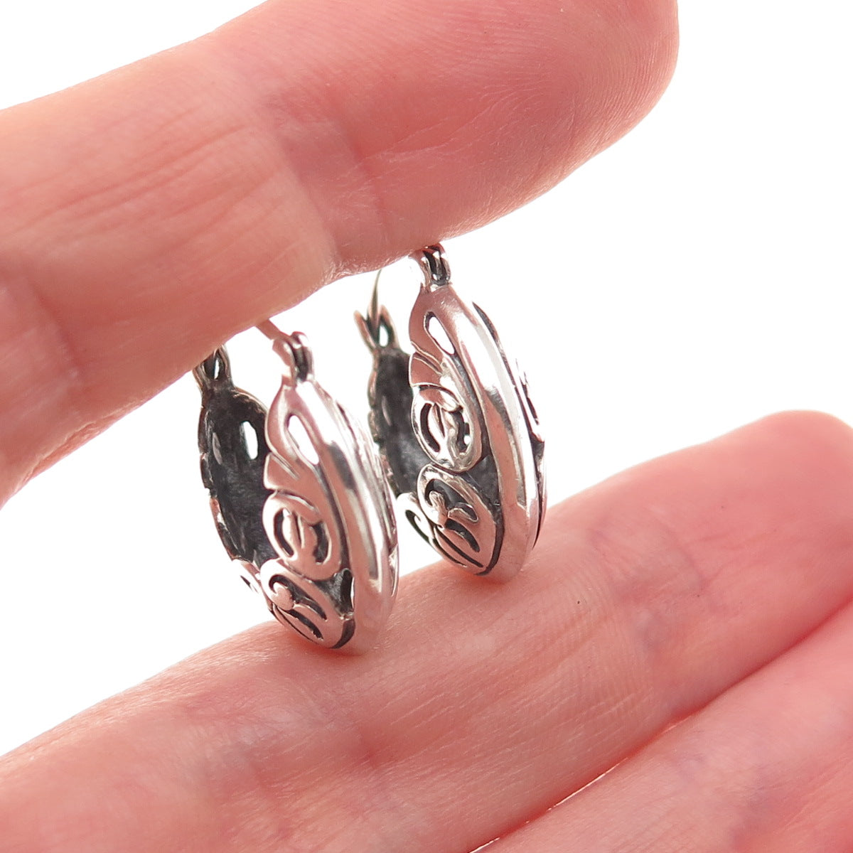 Silpada 925 Sterling Silver Vintage Ornate Oxidized Hoop Earrings