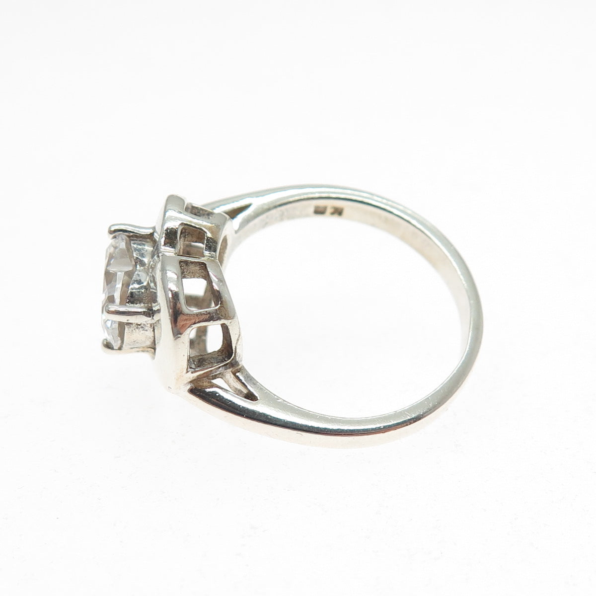925 Sterling Silver Vintage Heart-Cut C Z Modernist Ring Size 7.25