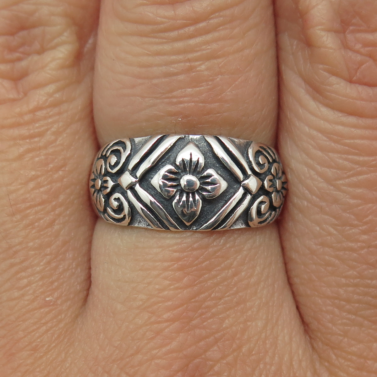 CHARLES WINSTON 925 Sterling Silver Vintage Flower Oxidized Ring Size 7.75