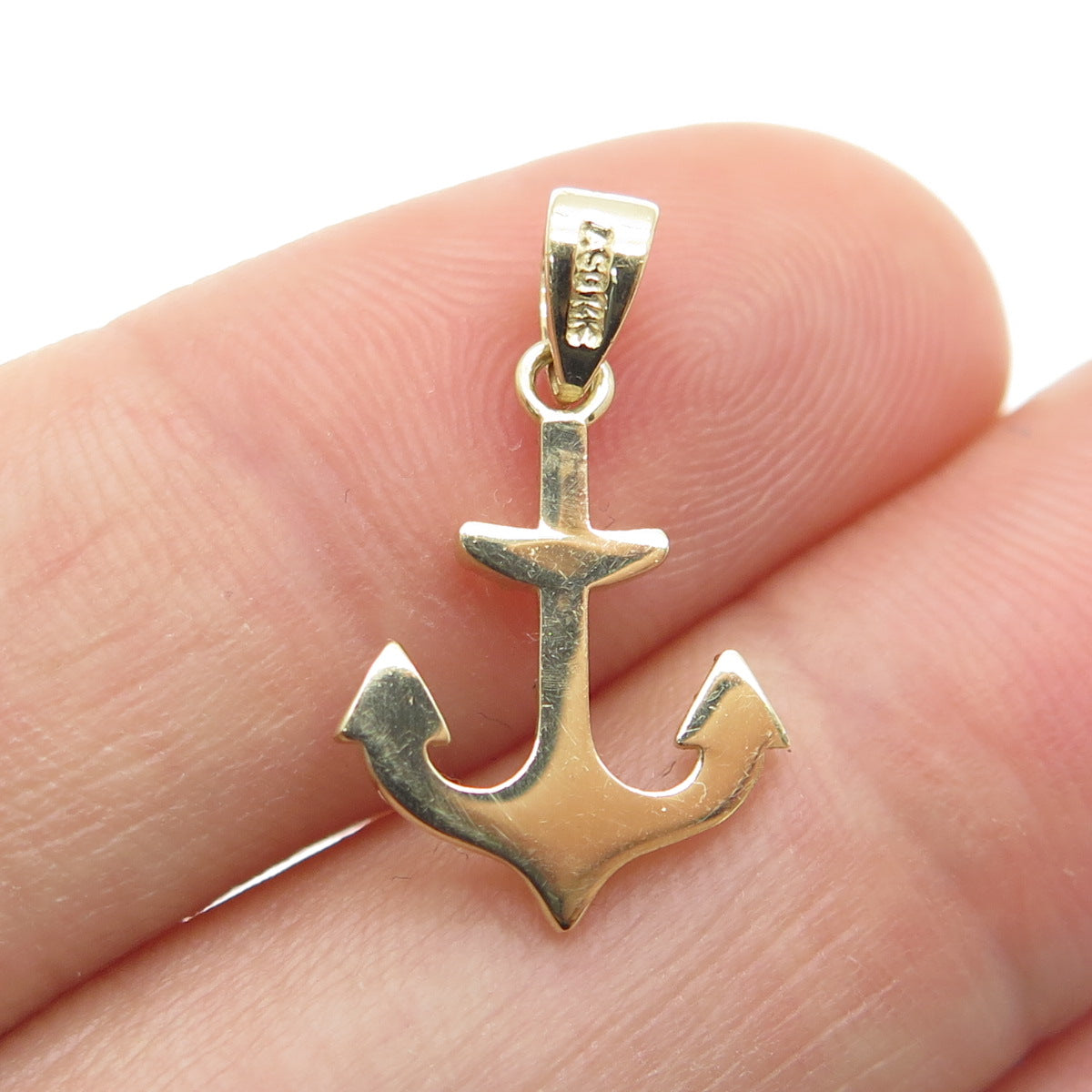 14K Yellow Gold Round-Cut C Z Anchor Minimalist Charm Pendant