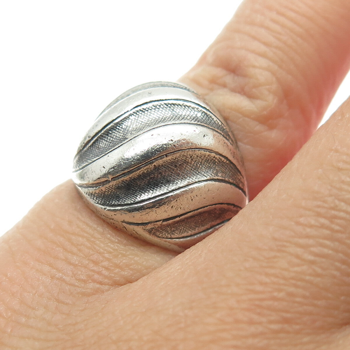 CLARK & COOMBS 925 Sterling Silver Vintage Wavy Dome Oxidized Ring Size 4
