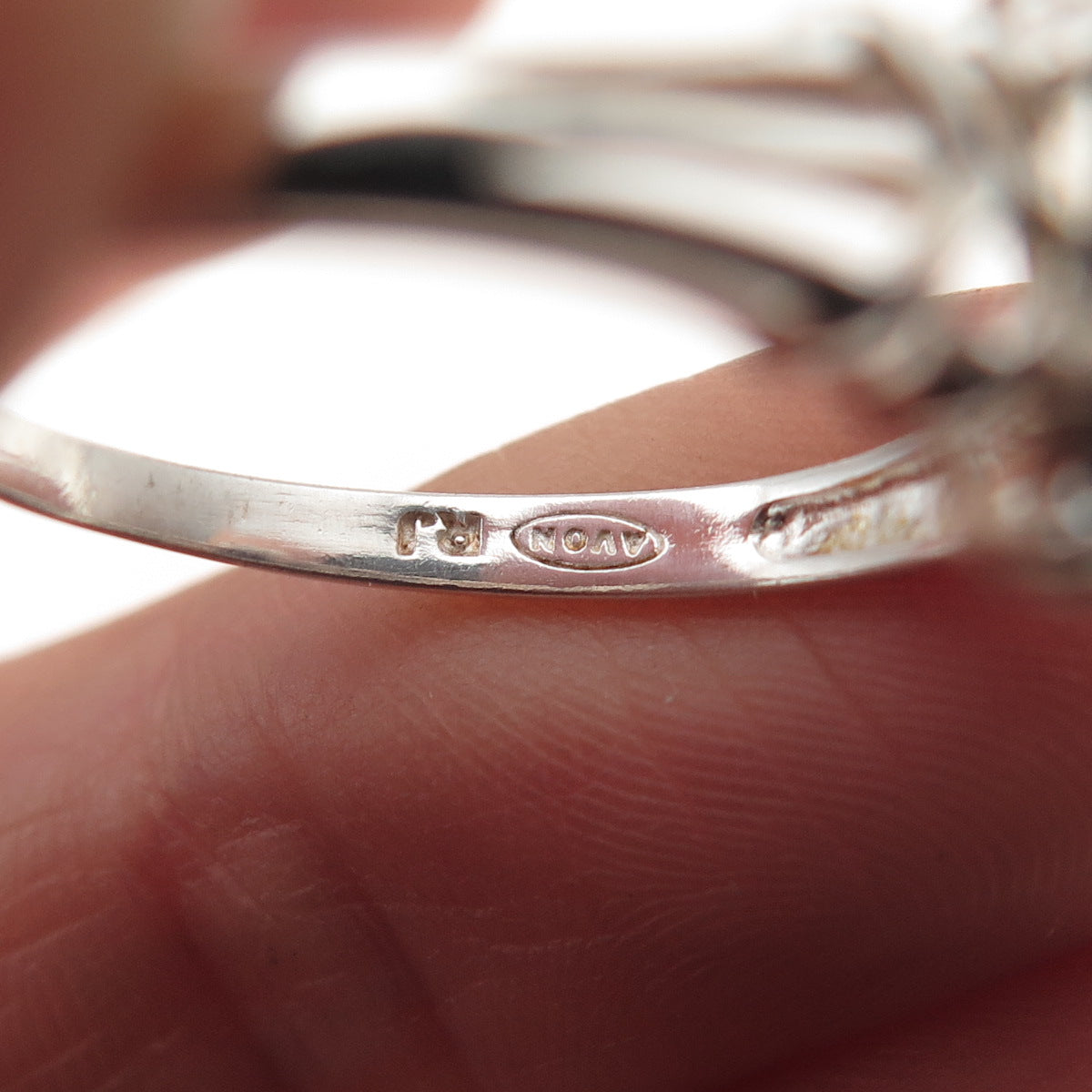 Avon RJ Graziano 925 Sterling Silver Vintage Real Oval-Cut Sapphire Ring Size 9