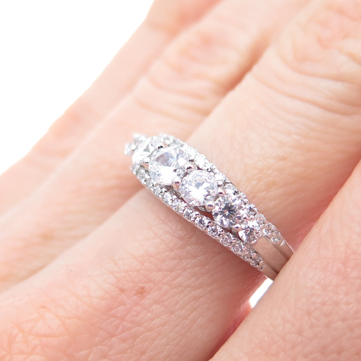 925 Sterling Silver Round-Cut C Z Engagement Ring Size 6