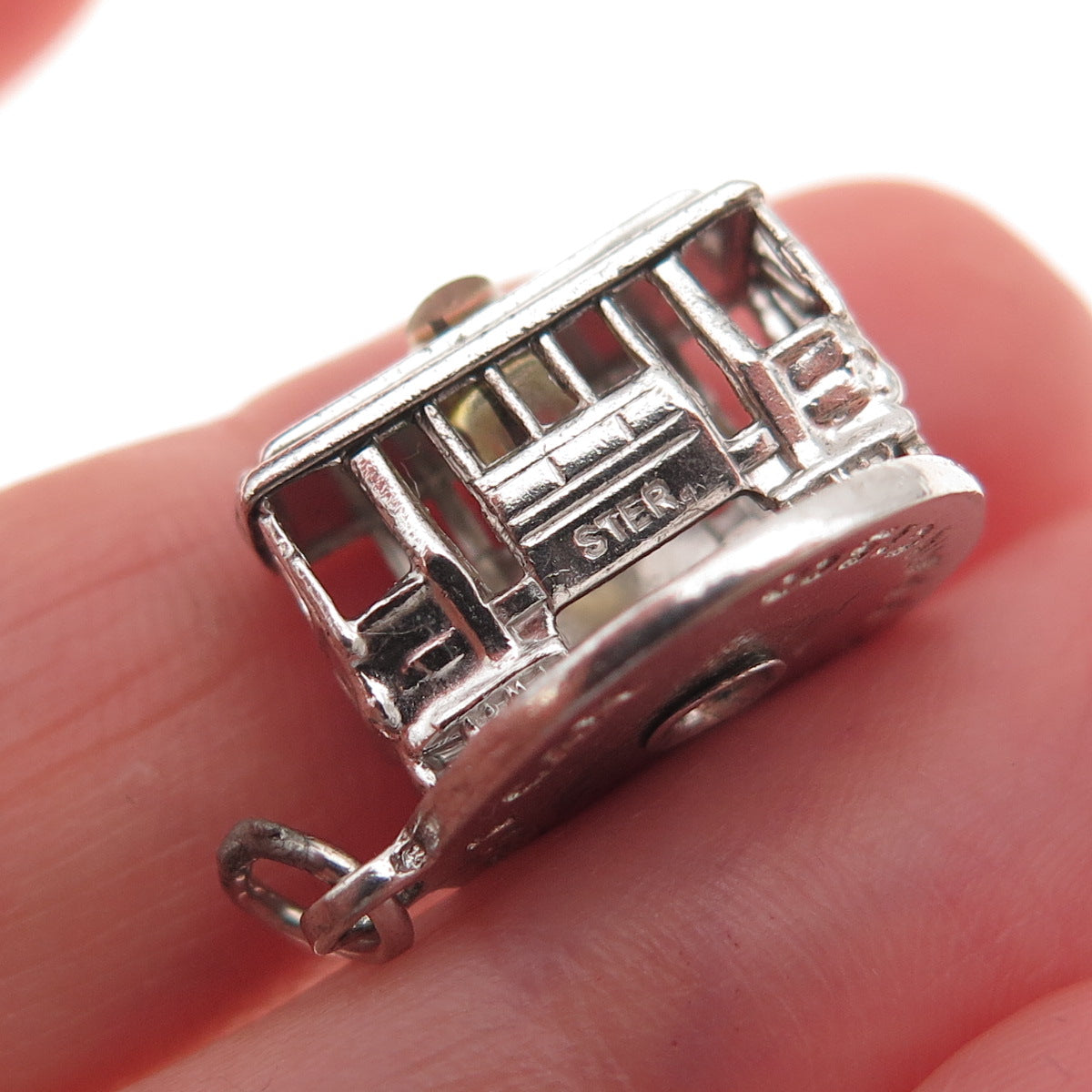925 Sterling Silver Vintage Cable Car San Francisco 3D Rotating Charm Pendant