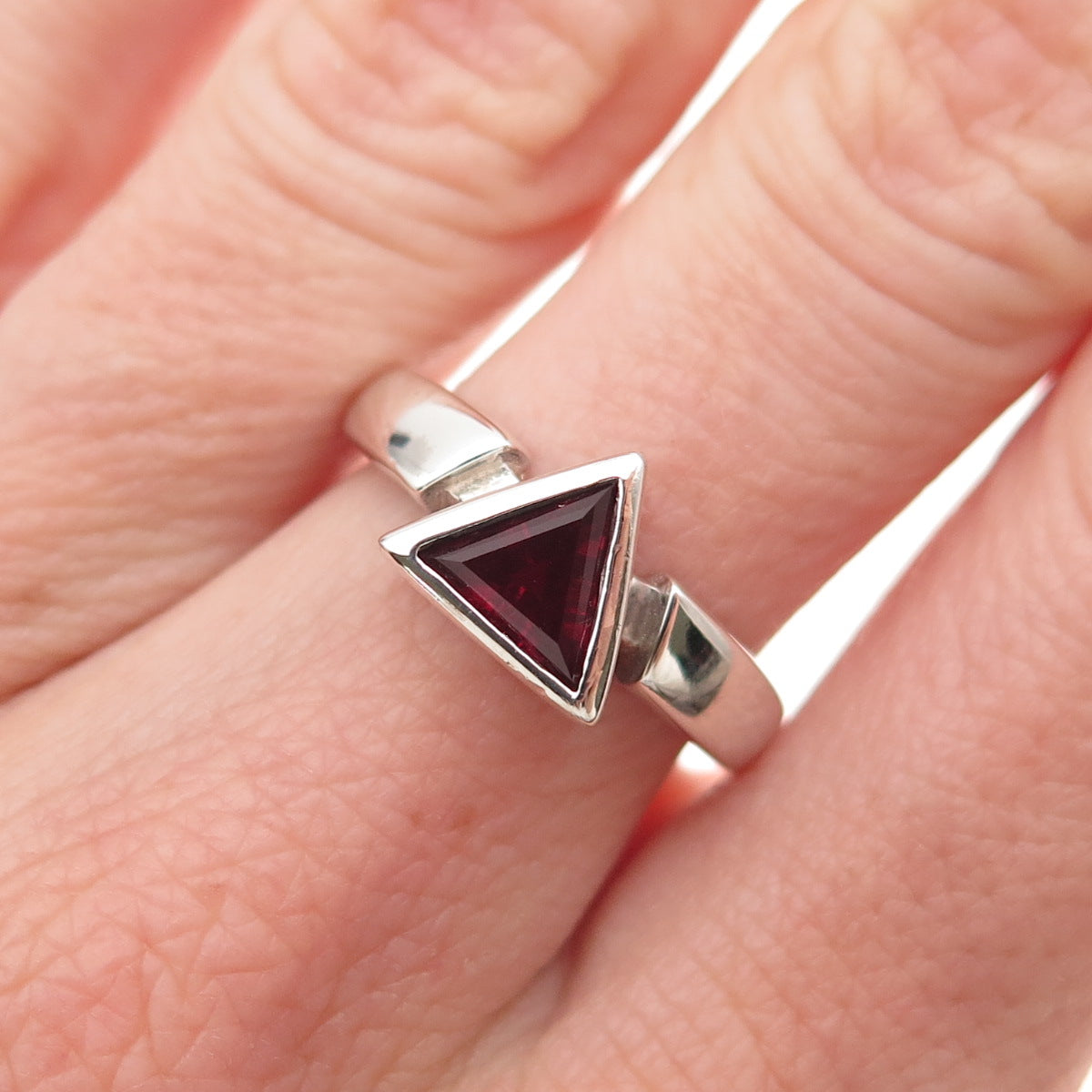Folli Follie 925 Sterling Silver Vintage Real Triangle-Cut Garnet Ring Size 6.25