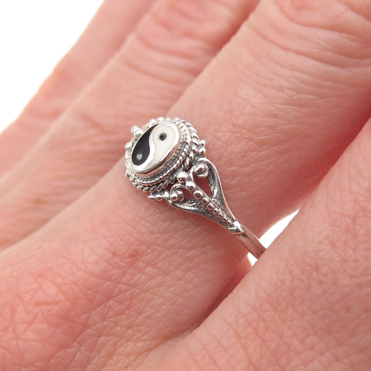 925 Sterling Silver Vintage Real Black & White Onyx Yin Yang Ring Size 8
