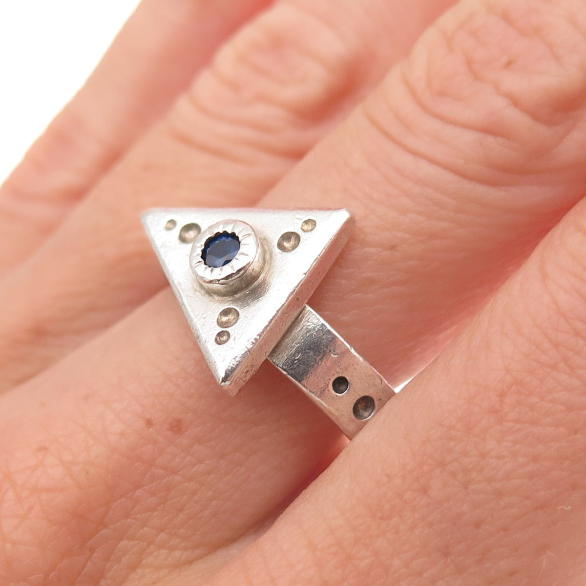 925 Sterling Silver Vintage Real Sapphire Modernist Oxidized Ring Size 8
