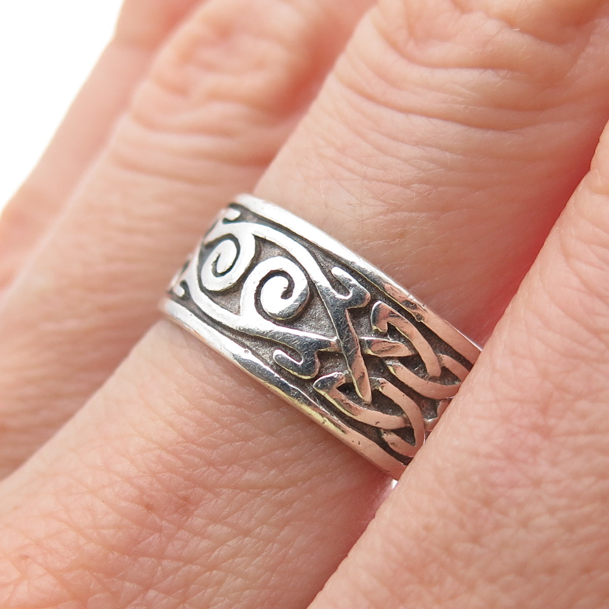 925 Sterling Silver Vintage Celtic Knot Oxidized Band Ring Size 7.25