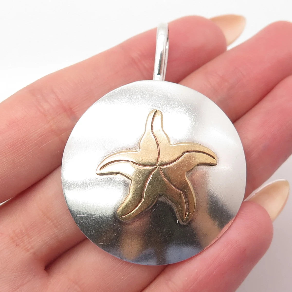 925 Sterling Silver 2-Tone Vintage Starfish Round Pendant