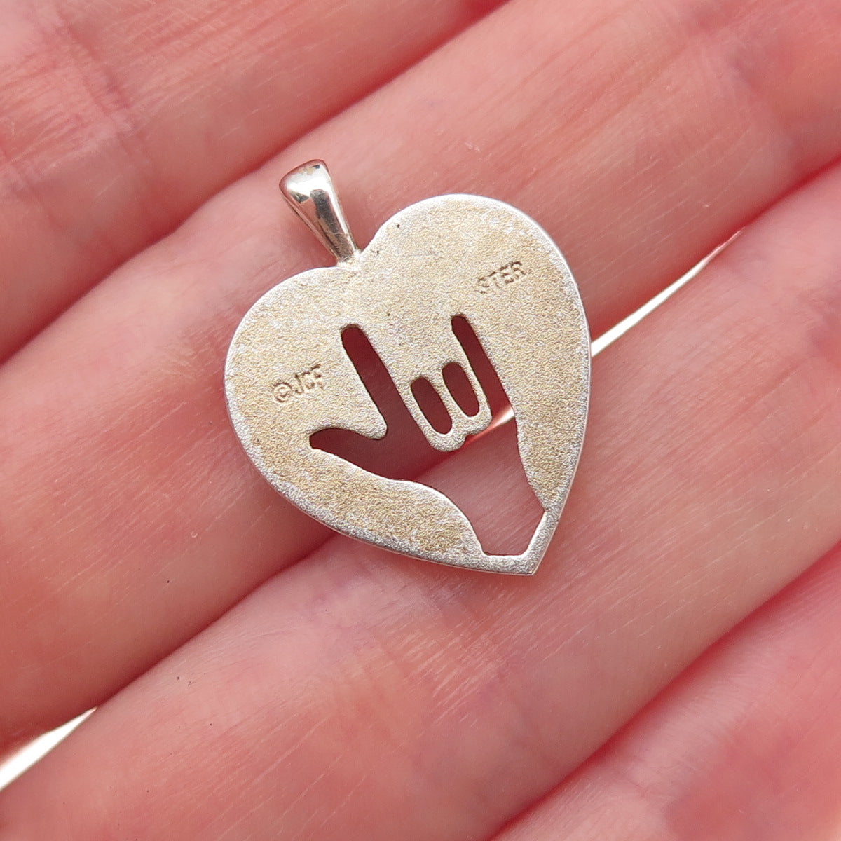 JCF Ferrara Sterling Silver Vintage I Love You Sign Language Heart Charm Pendant