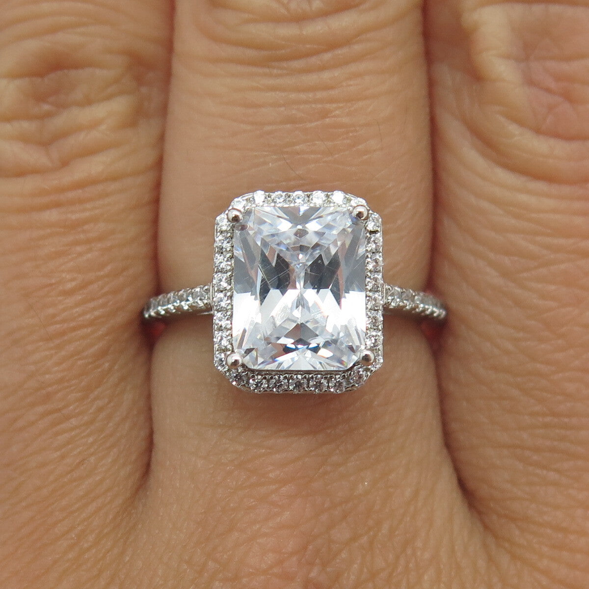 925 Sterling Silver Radiant & Round-Cut Shaped C Z Ring Size 7.25