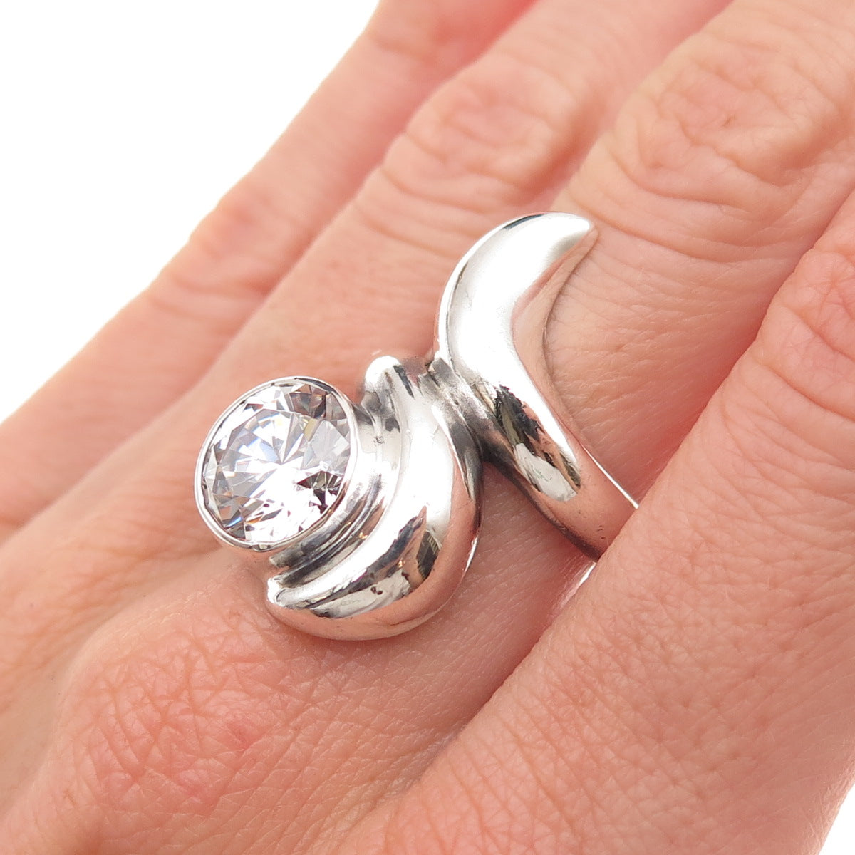925 Sterling Silver Vintage Round-Cut C Z Modernist Oxidized Ring Size 7