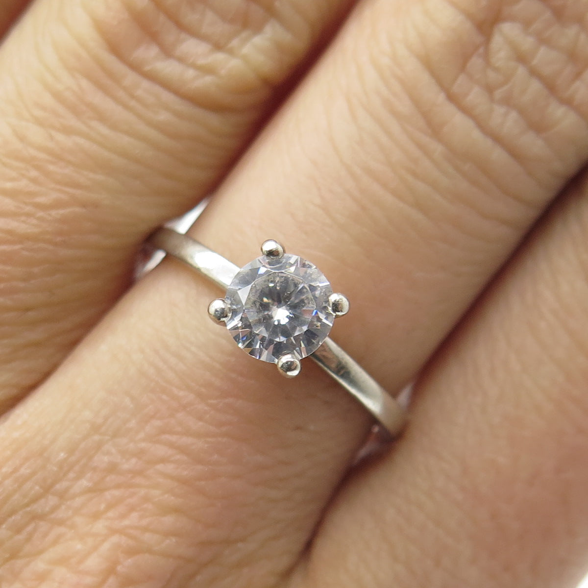 925 Sterling Silver Vintage Round-Cut C Z Engagement Ring Size 7.25