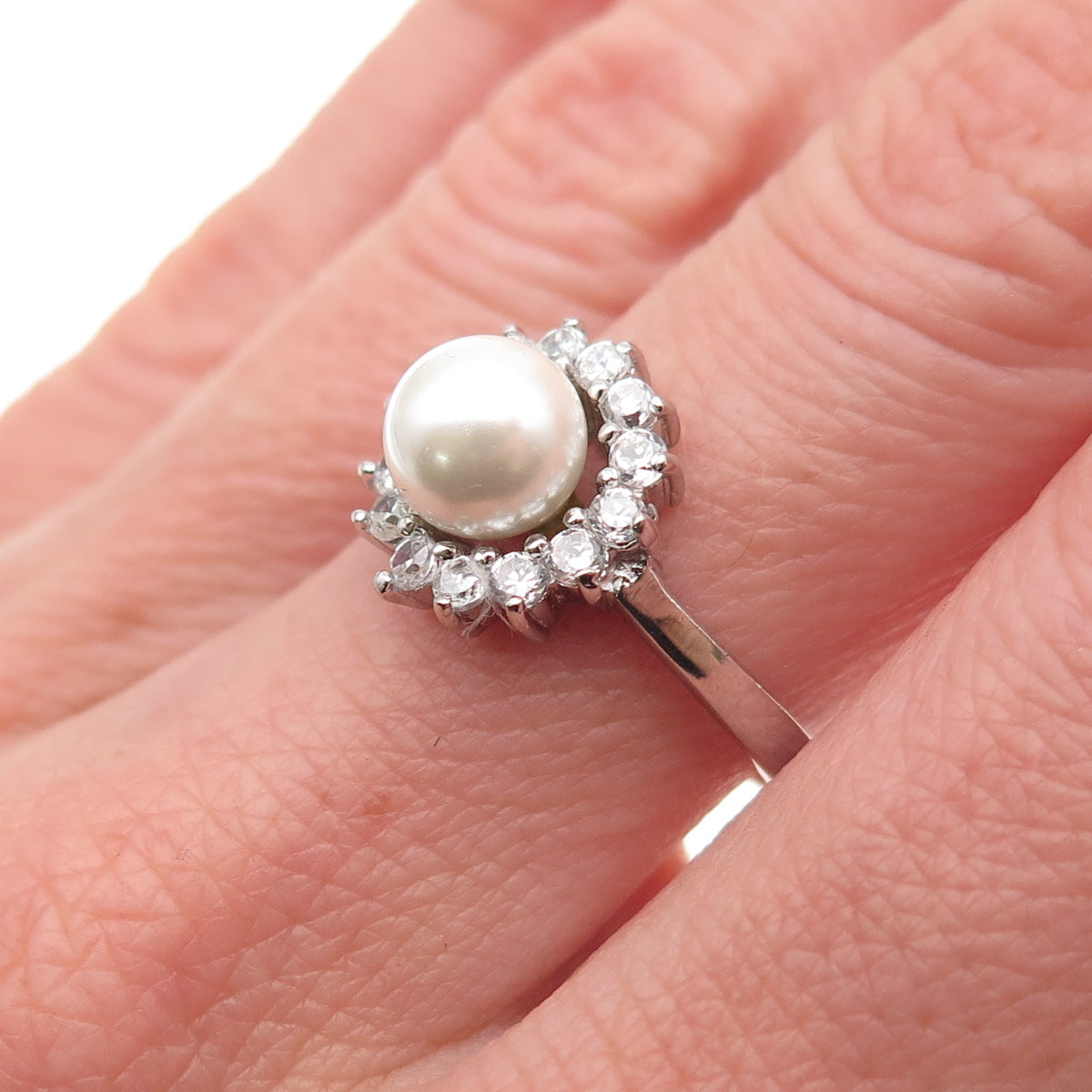 925 Sterling Silver Vintage Faux Pearl & Round-Cut C Z Ring Size 6.75