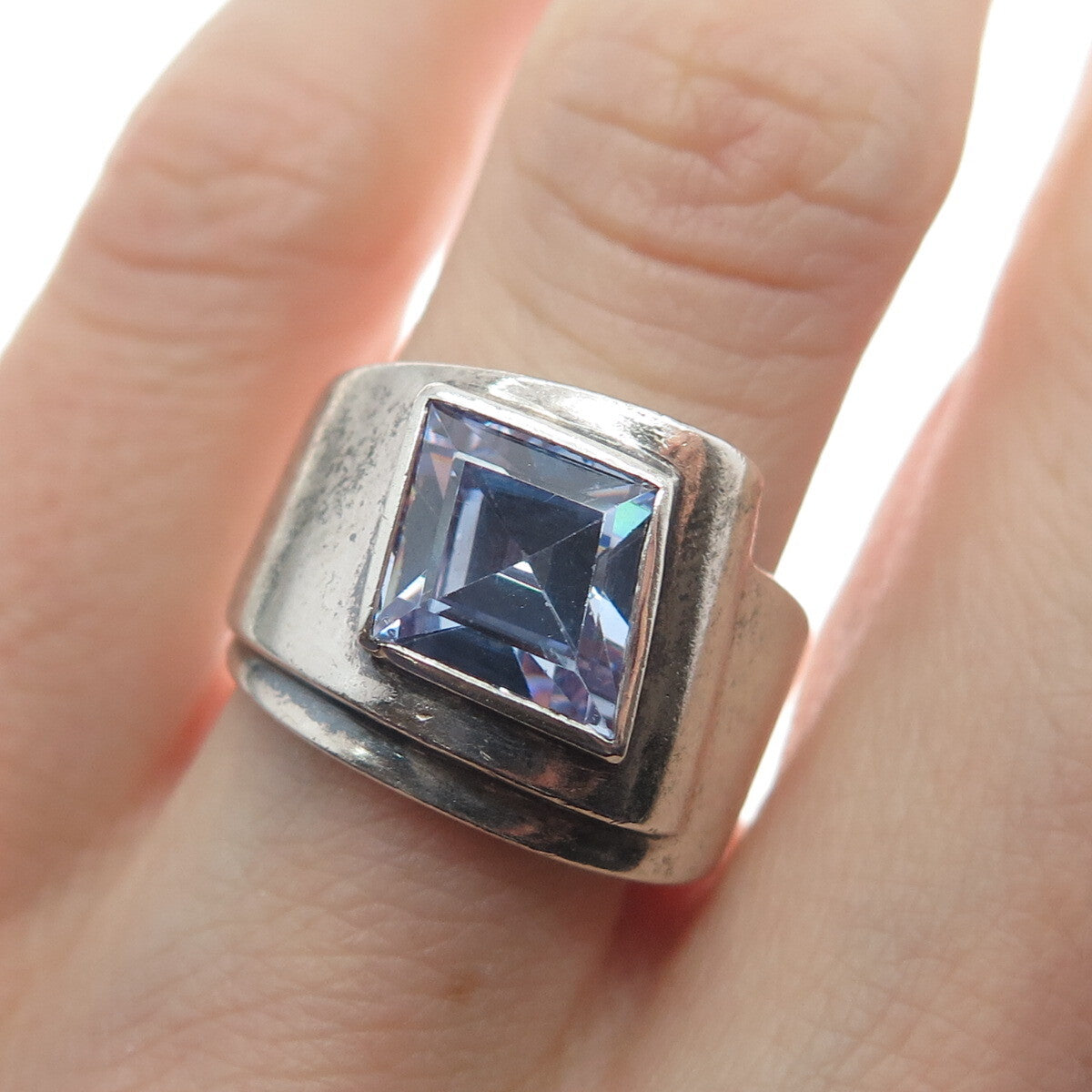 925 Sterling Silver Vintage Lavender C Z Modernist Ring Size 6.75