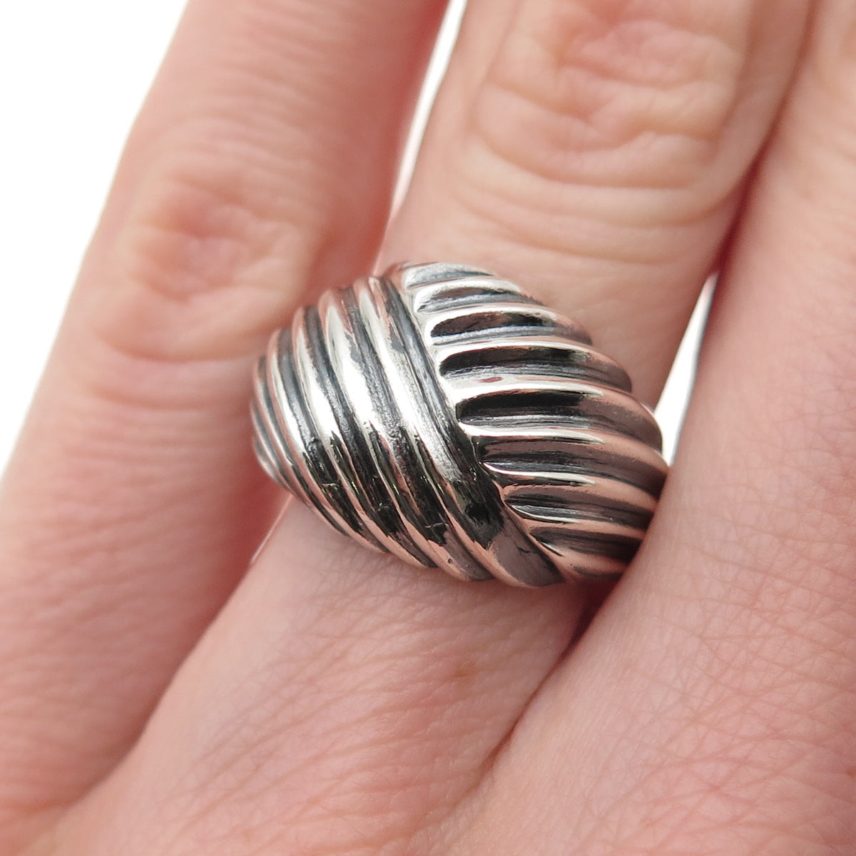 925 Sterling Silver Vintage Modernist Ribbed Oxidized Ring Size 5.5