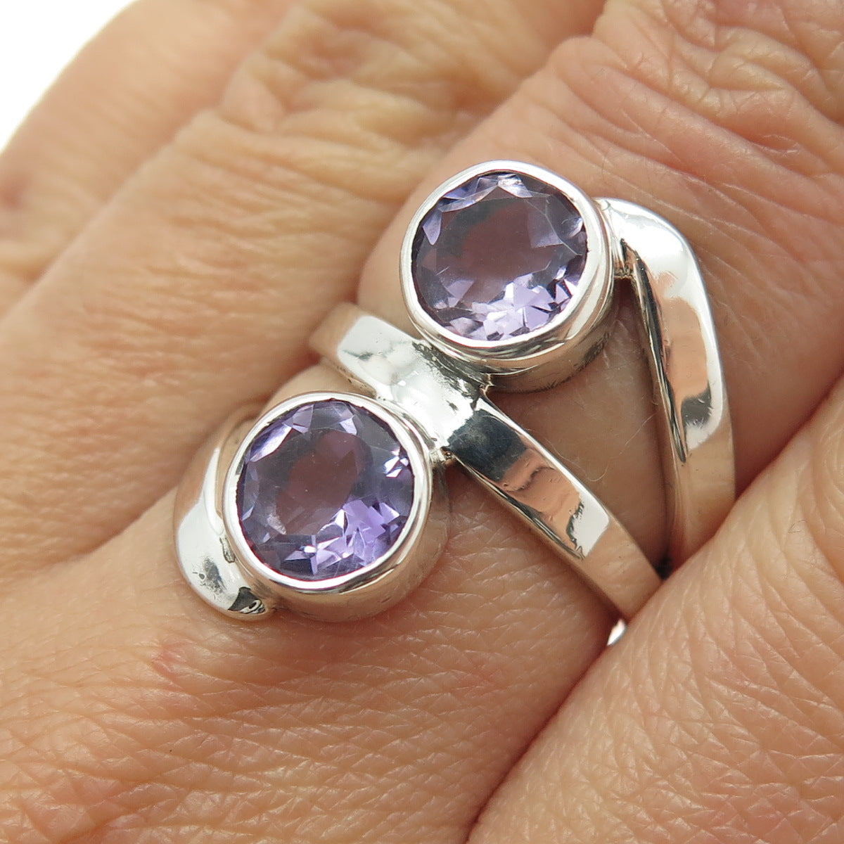 925 Sterling Silver Vintage Real Amethyst Gemstone Modernist Ring Size 7.25