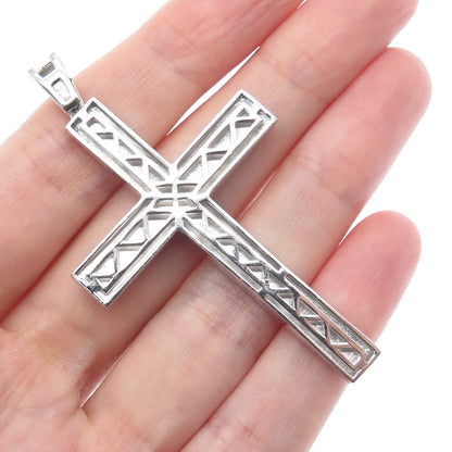DESIGNS BY YAGI 925 Sterling Silver Round-Cut Shaped C Z Cross Sparkle Pendant