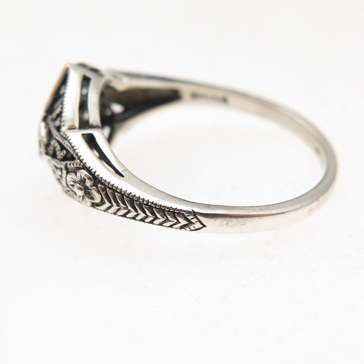 925 Sterling Silver Vintage Real Diamond & Sapphire Oxidized Ring Size 8.25
