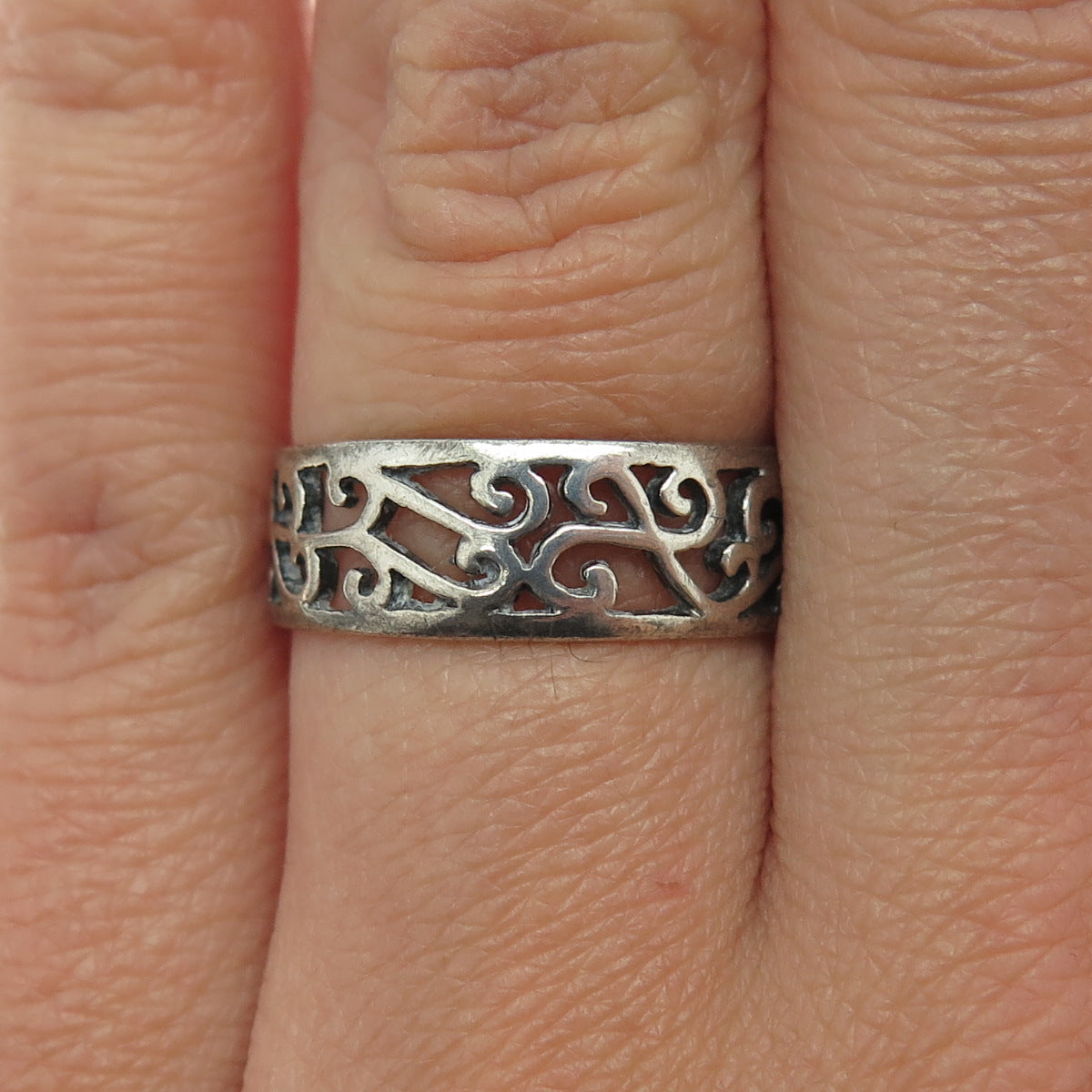 925 Sterling Silver Vintage Swirl Oxidized Band Ring Size 7.25
