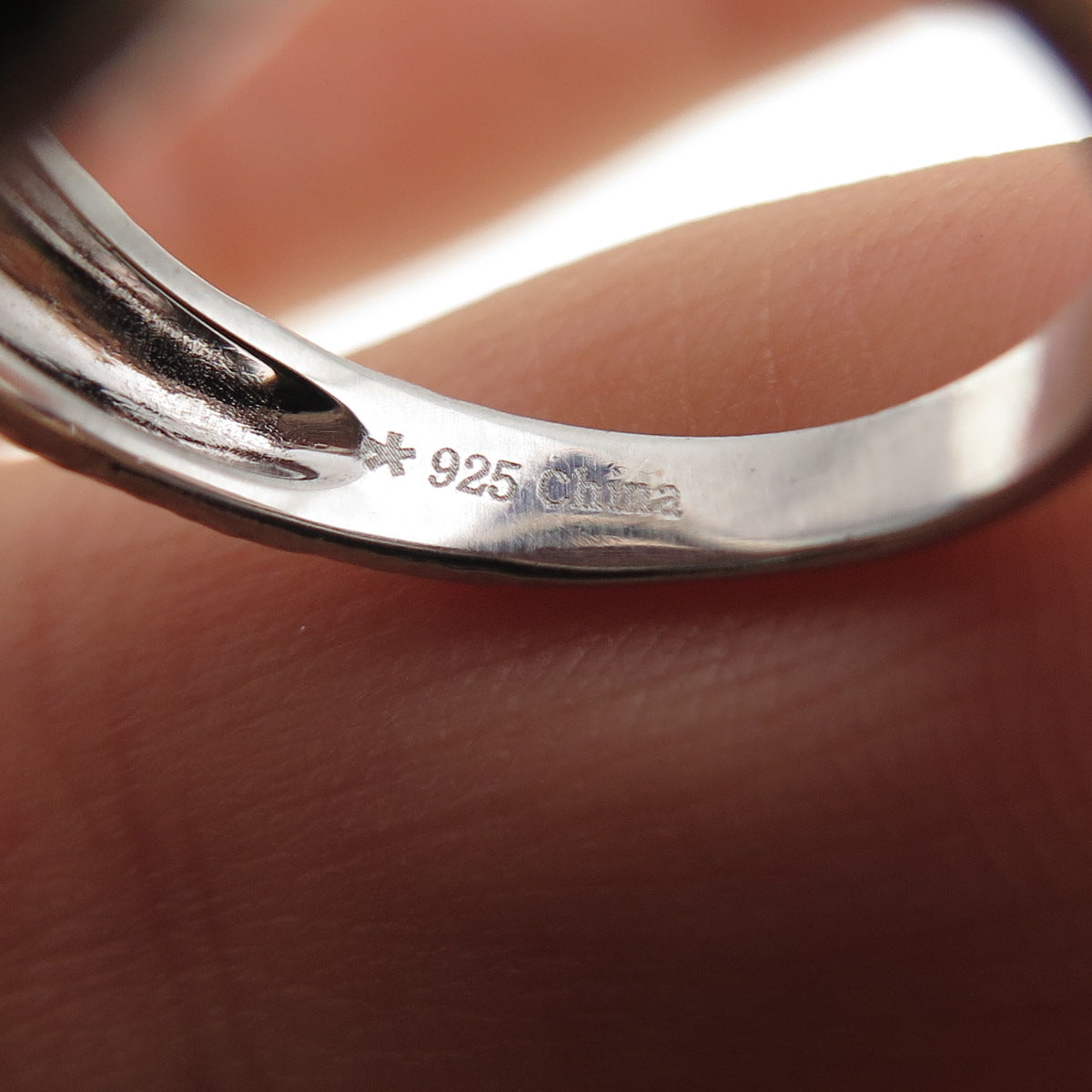 925 Sterling Silver 2-Tone Real Round-Cut Black Spinel Hammered Ring Size 7.25