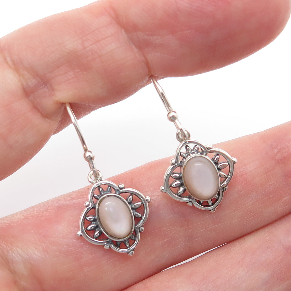925 Sterling Silver Vintage Real Mother-of-Pearl Flower Dangle Earrings