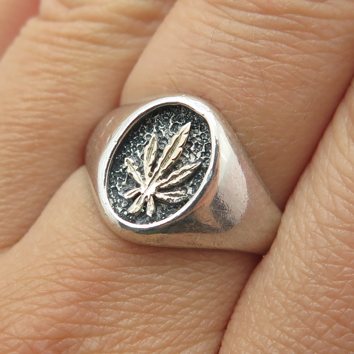 925 Sterling Silver & 10K Gold Vintage Cannabis Leaf Signet Ring Size 8.5