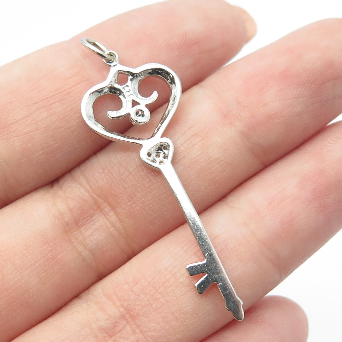 925 Sterling Silver Real Round-Cut White Diamond Heart Key Pendant