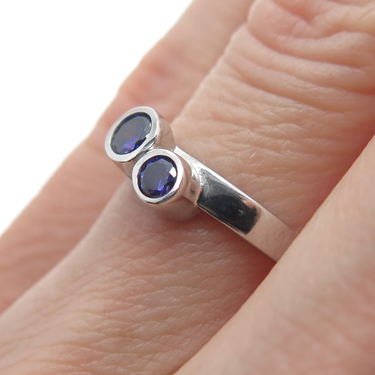 925 Sterling Silver Round-Cut Purple C Z Ring Size 5
