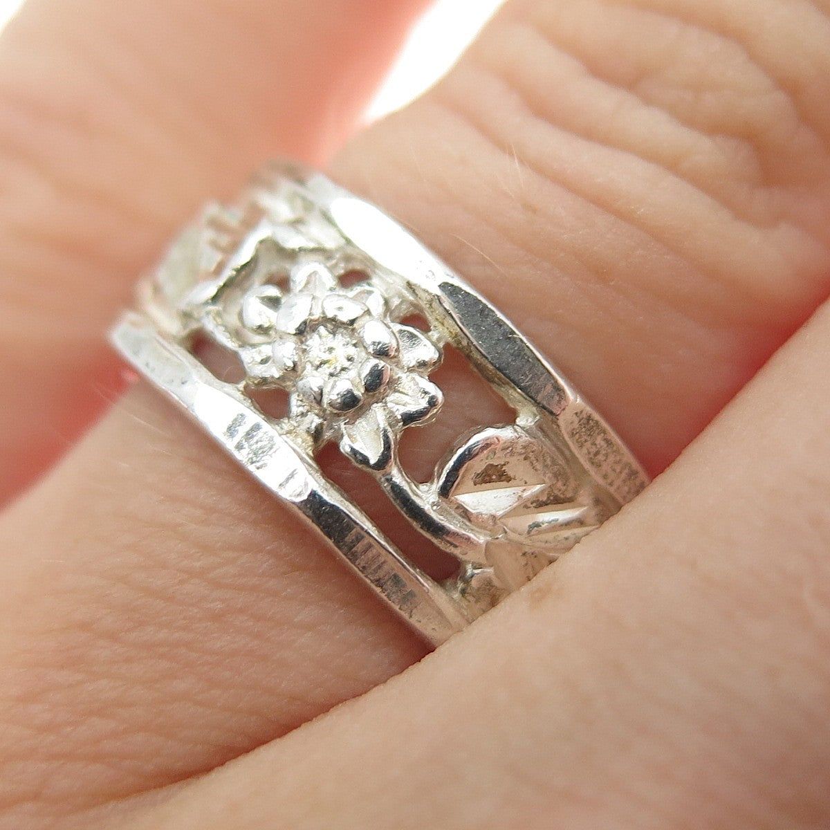 925 Sterling Silver Vintage Flower Blossom Band Ring Size 5.25