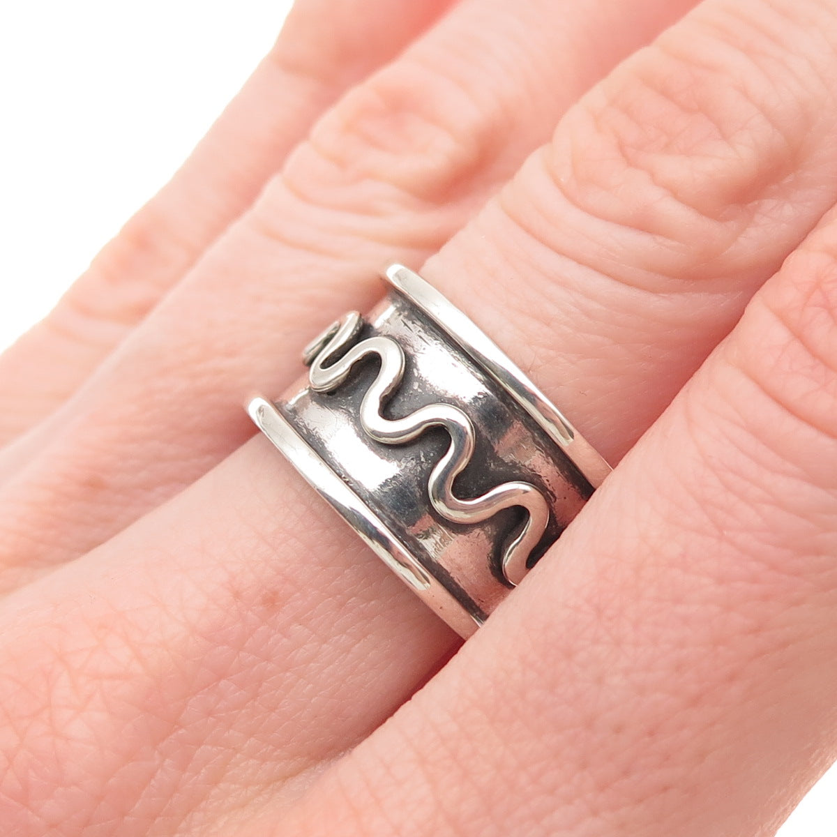 925 Sterling Silver Vintage Zig Zag Wave Oxidized Band Ring Size 6.75