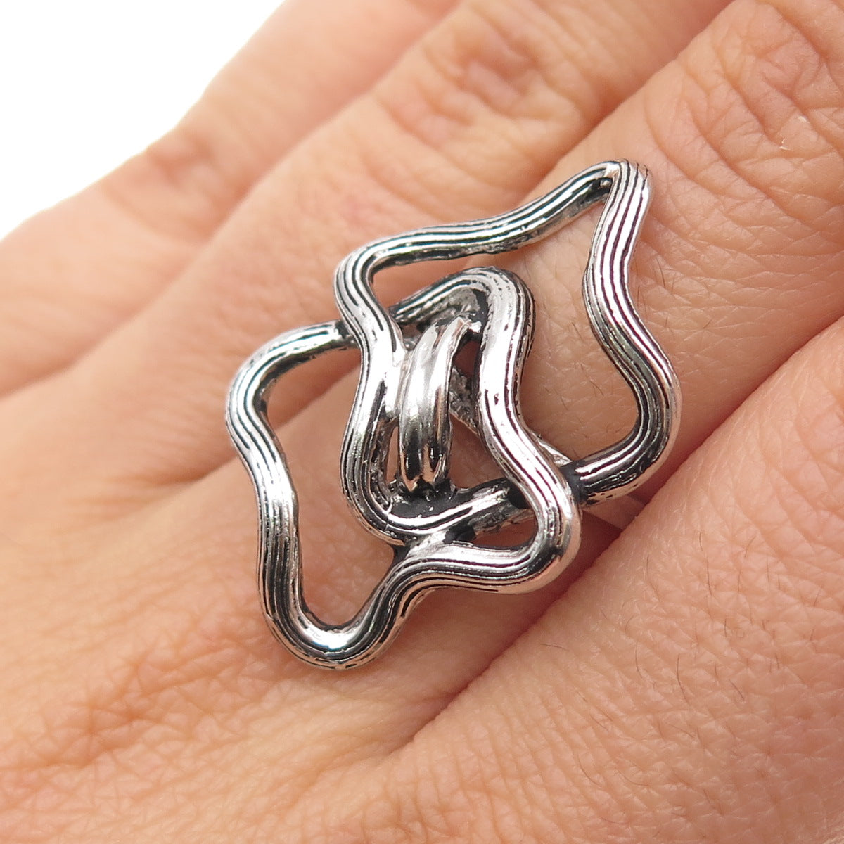 925 Sterling Silver Vintage Modernist Interlocked Oxidized Ring Size 6.5