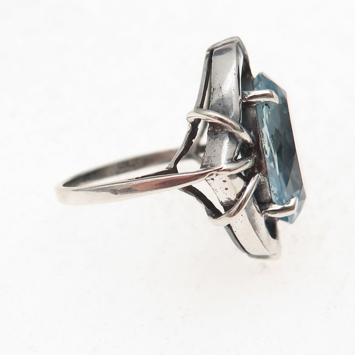 925 Sterling Silver Vintage Real Blue Topaz Modernist Oxidized Ring Size 7.5