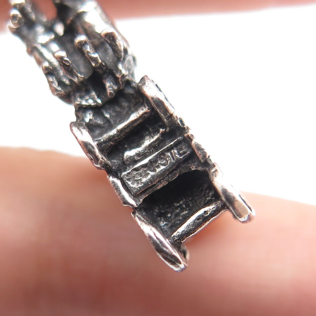 MAISELS INDIAN TRADING 925 Sterling Silver Vintage Carriage 3D Charm Pendant