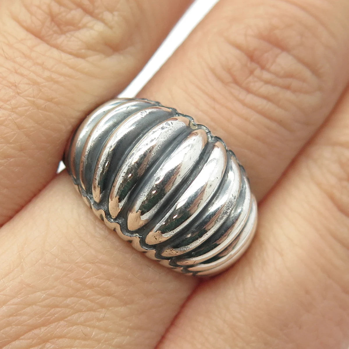 925 Sterling Silver Vintage Ribbed Ring Size 9.75