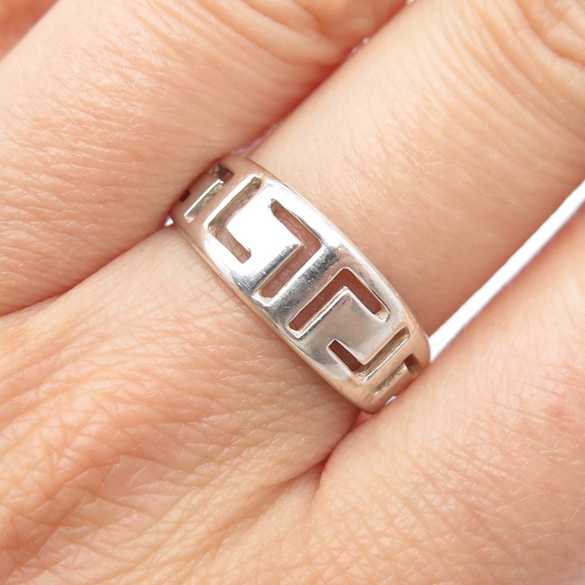925 Sterling Silver Vintage Cutout Maze Band Ring Size 7.25