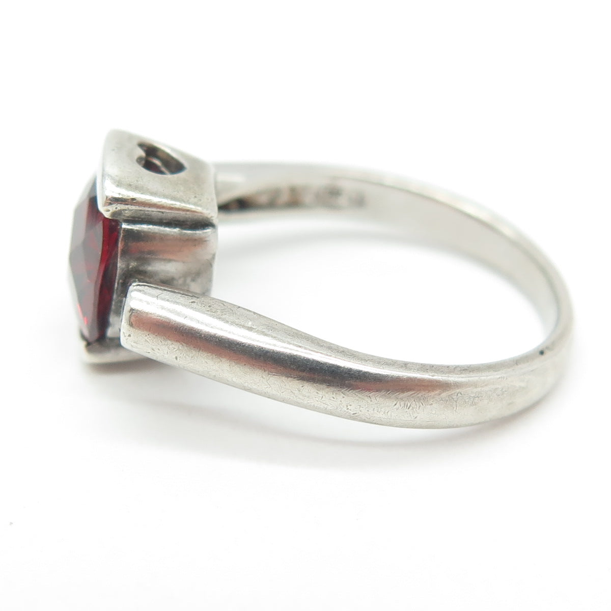 925 Sterling Silver Vintage White & Red C Z Ring Size 8.25