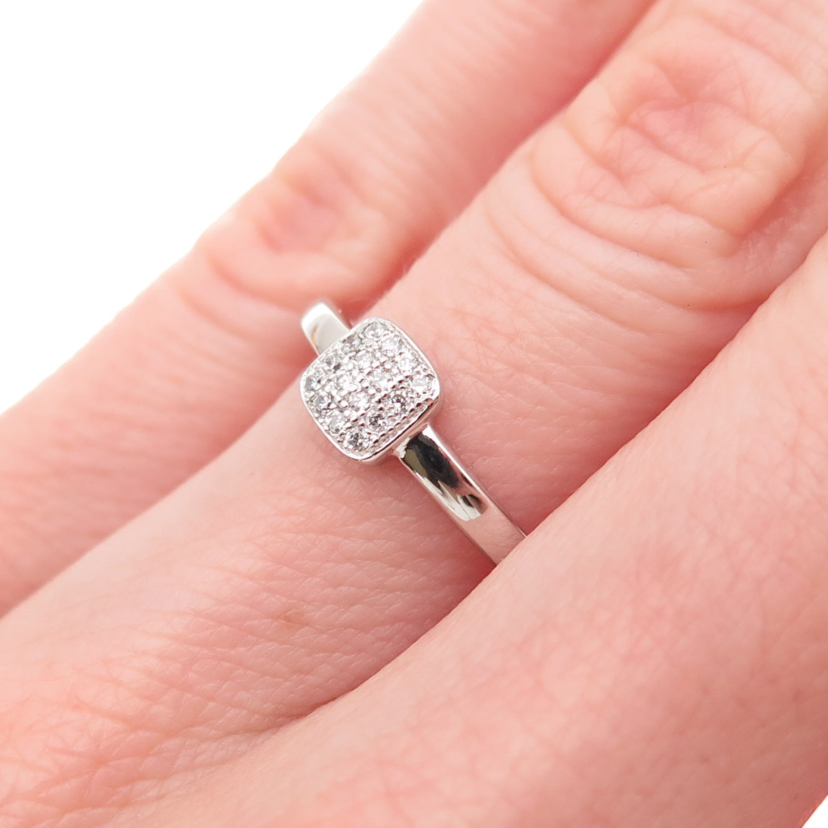 925 Sterling Silver Round-Cut C Z Engagement Ring Size 6