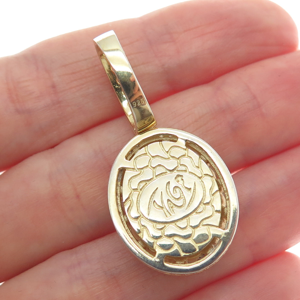DESIGNS BY YAGI 925 Sterling Gold Plated Round-Cut Shaped C Z Sparkle Pendant