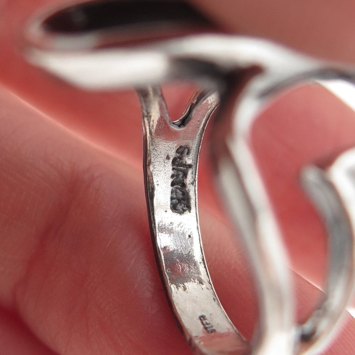925 Sterling Silver Vintage Modernist Oxidized Ring Size 5.5
